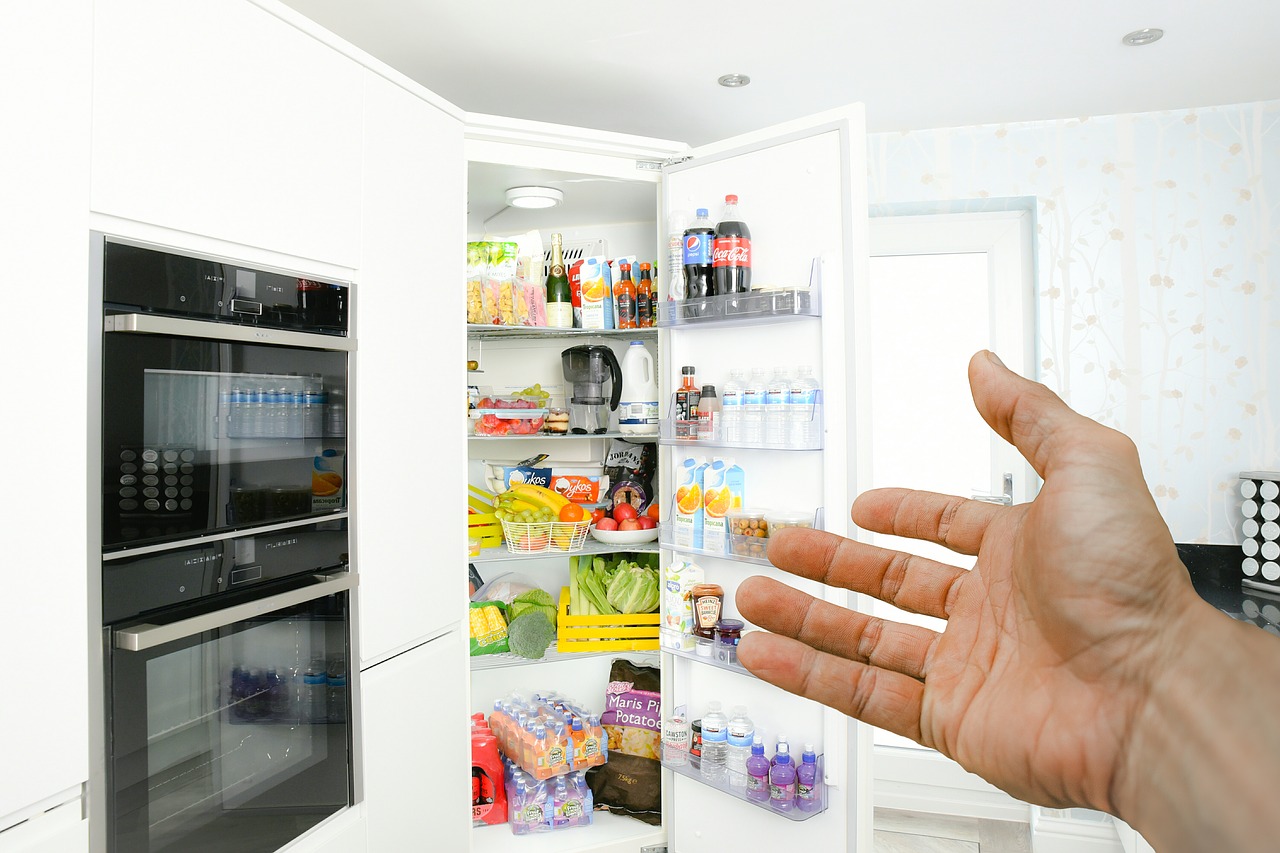 hospitality, fridge, hand